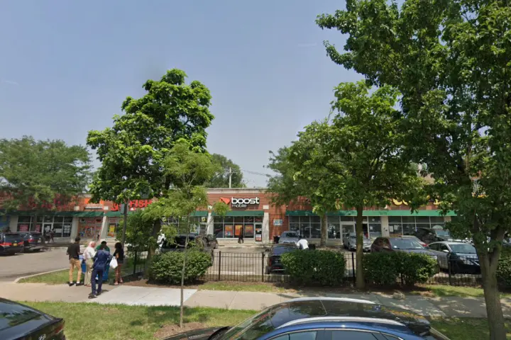 Boost 3944 W. Cermak - 3944 W. Cermak