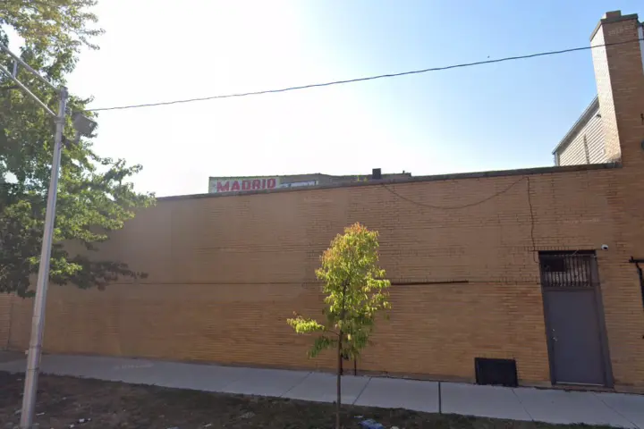 Boost 4036 W North Ave - 4036 W North Ave
