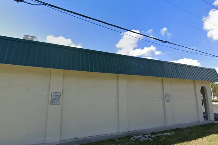 Boost 4398 Palm Beach Blvd - 4398 Palm Beach Blvd