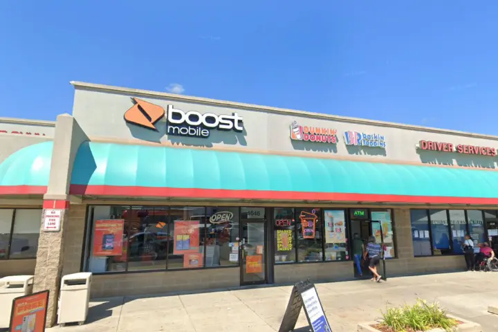 Boost 4646 W. Diversey Ave - 4646 W. Diversey Ave