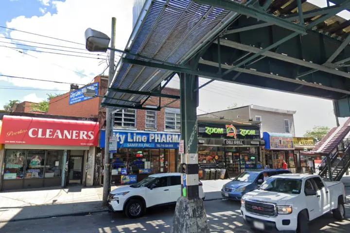 Boost 4712 White Plains Rd - 4712 White Plains Rd
