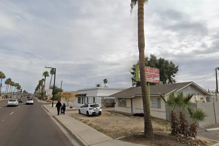 Boost 4935 W Glendale Ave - 4935 W Glendale Ave
