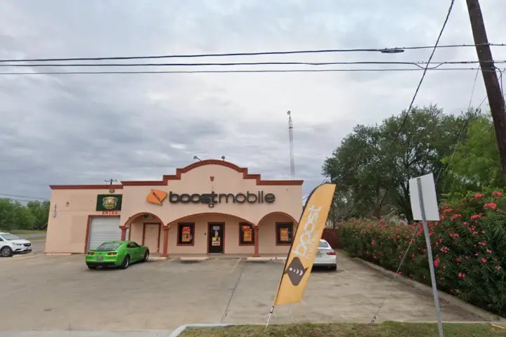 Boost 5224 E University Dr Ste D - 5224 E University Dr Ste D