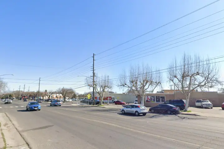 Boost 523 Paradise Rd - 523 Paradise Rd