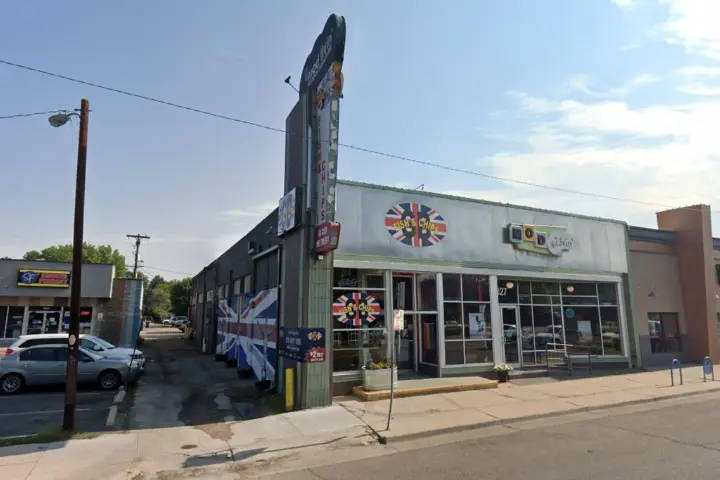 Boost 5305 E Colfax Ave - 5305 E Colfax Ave
