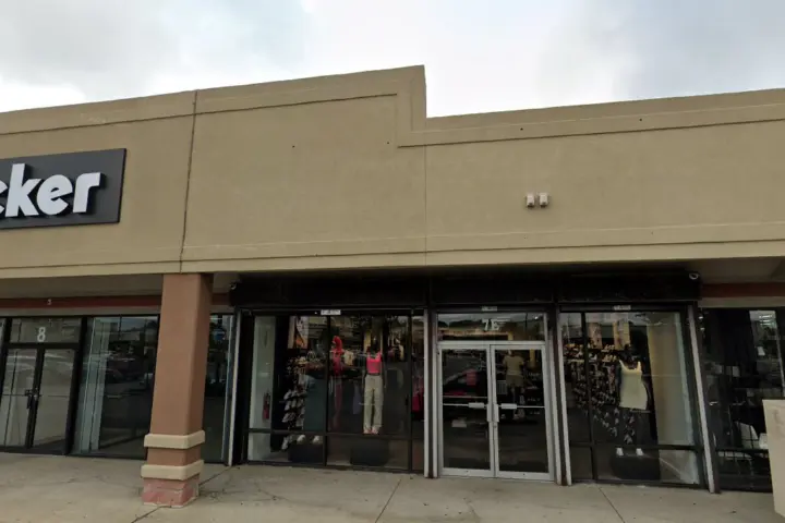 Boost 5401 S. Wentworth Ave - 5401 S. Wentworth Ave