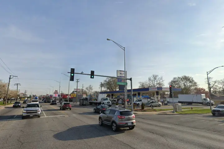 Boost 558 N Mannheim Rd - 558 N Mannheim Rd