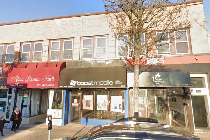 Boost 559 Broadway - 559 Broadway