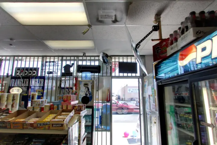 Boost 609 E Century Blvd - 609 E CENTURY BLVD