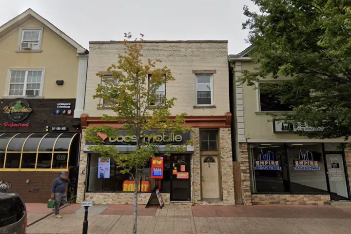 Boost 647 Elizabeth Ave - 647 Elizabeth Ave