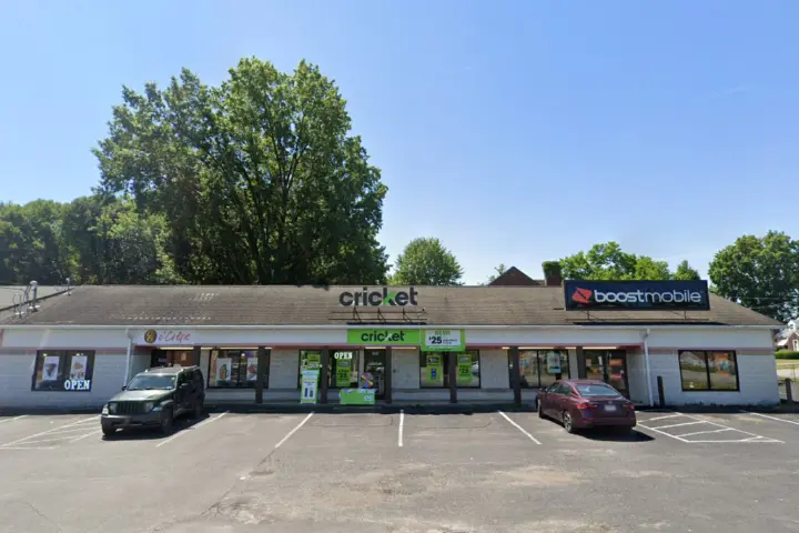 Boost 669 Mccartney Rd - 669 McCartney Rd