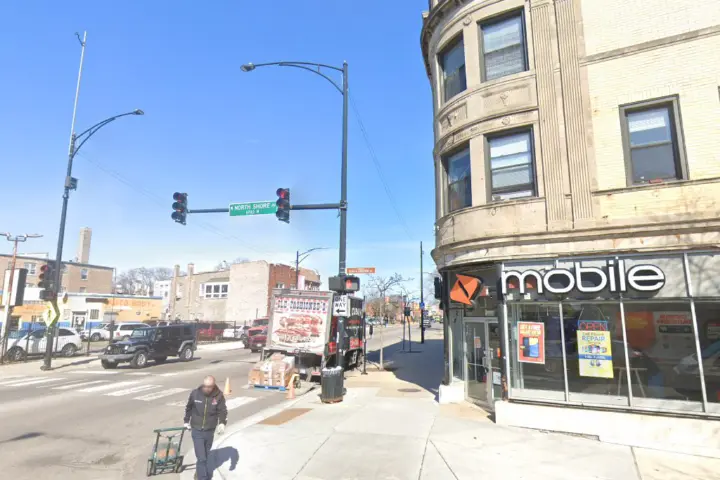 Boost 6701 N Clark St - 6701 N Clark St