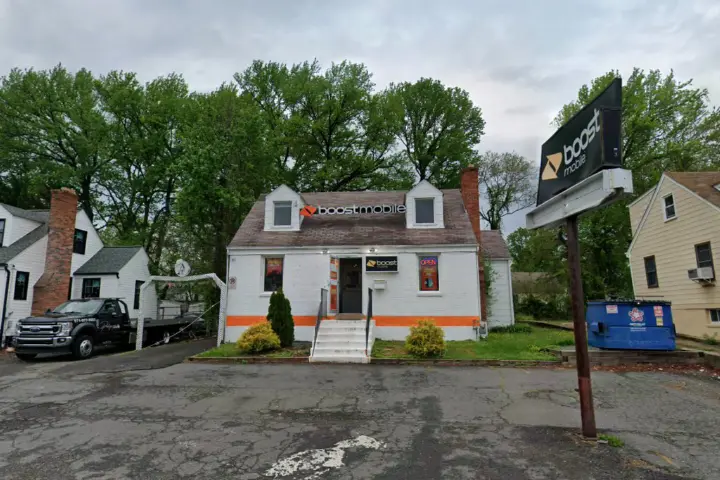 Boost 6708 Arlington, Blvd - 6708 Arlington, Blvd