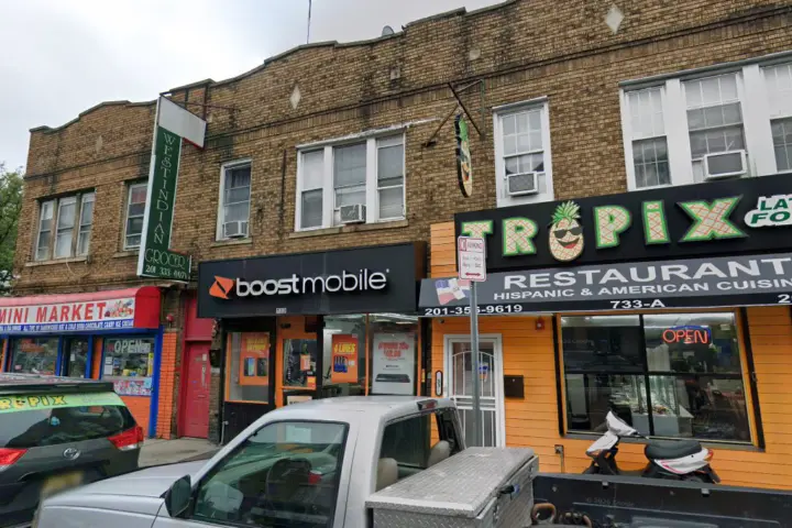 Boost 733 West Side Avenue - 733 West Side Avenue