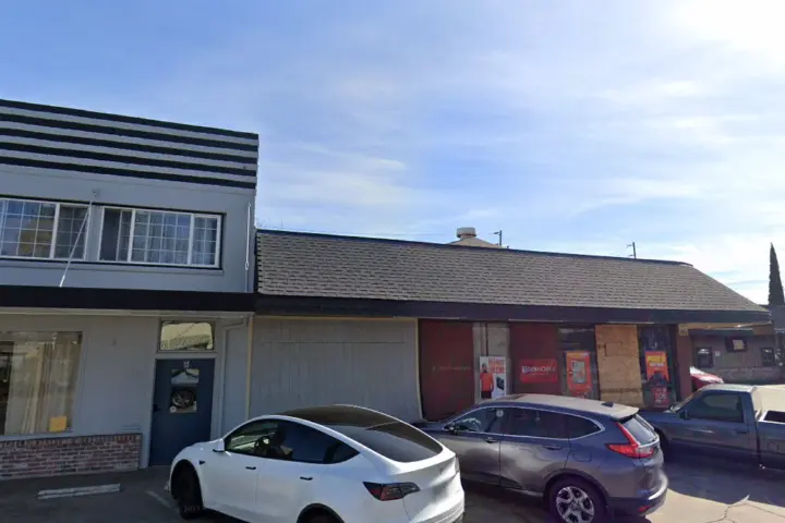 Boost 8 N Cherokee Lane - 8 N Cherokee Lane