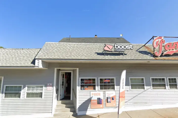 Boost 800 N Main St Unit B - 800 N Main St Unit B