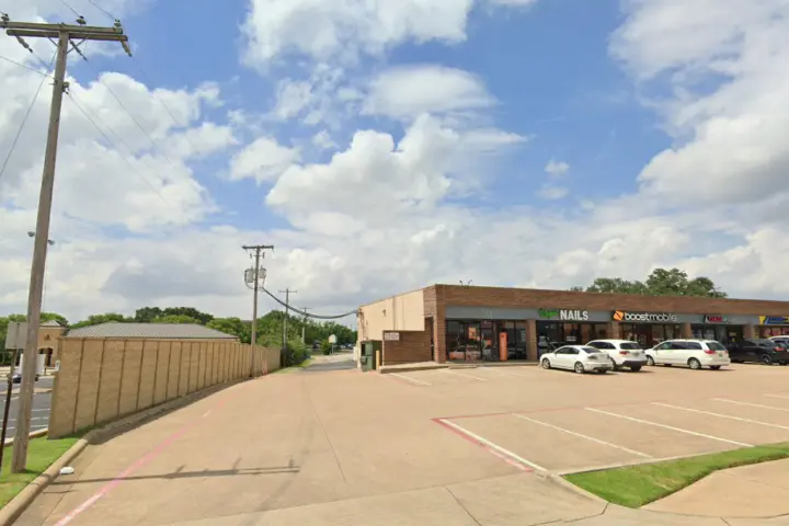 Boost 802 W Arkansas Ln - 802 W Arkansas Ln