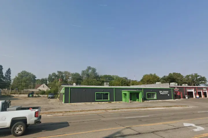 Boost 841 W Rollins Rd - 841 W Rollins Rd