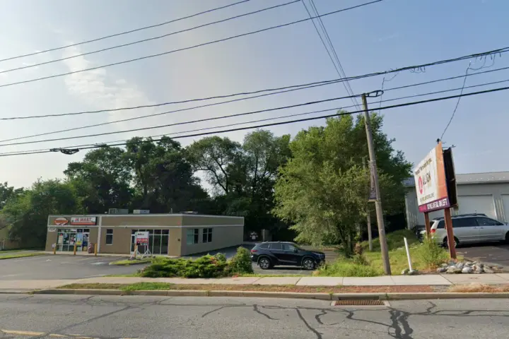Boost 846 Lancaster Ave - 846 Lancaster Ave
