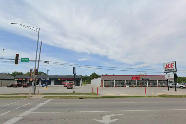 Boost 906 W Morton Ave - 906 W Morton Ave