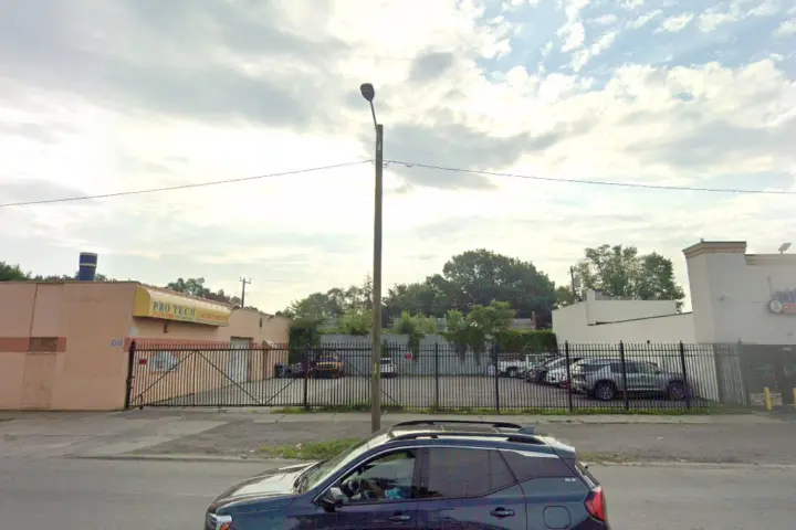 Boost 9660 Greenfield Rd - 9660 Greenfield Rd