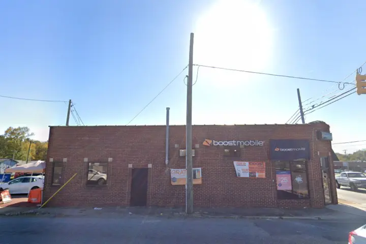 Boost 977 Main St - 977 Main st