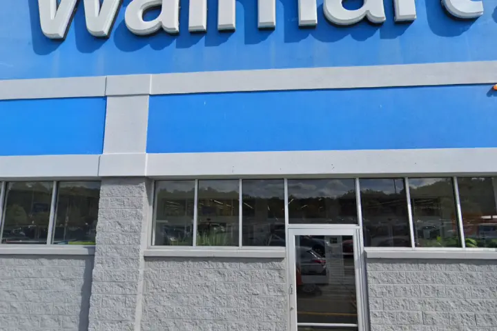 Walmart - 250 NY-59 (Boost Mobile)