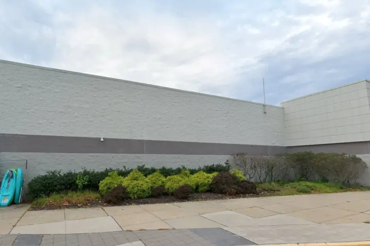 Walmart - 525 NJ-72 (Boost Mobile)