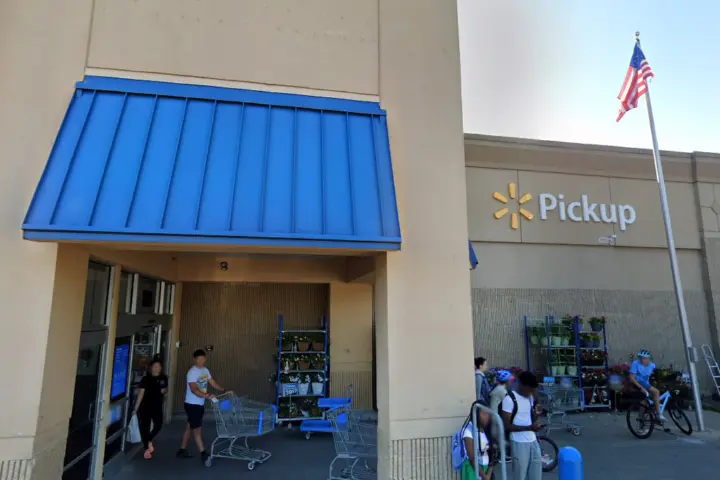 Walmart - 6405 Dobbin Rd (Boost Mobile)