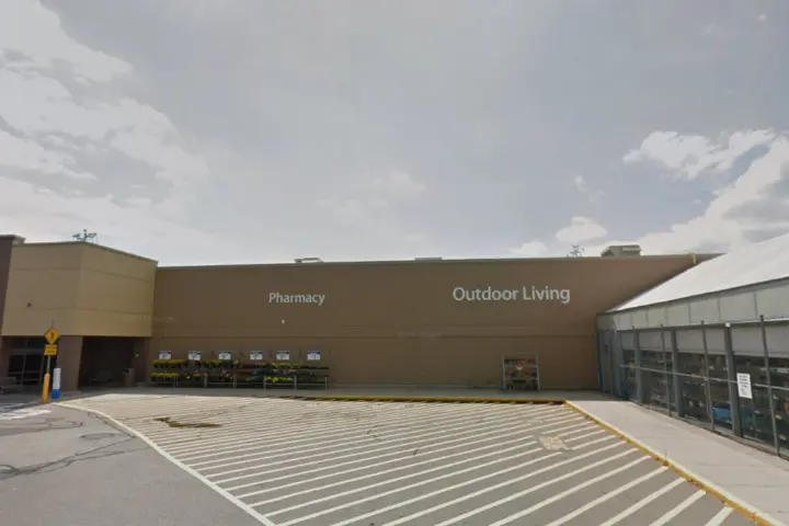 Walmart - 700 Oak St (Boost Mobile)