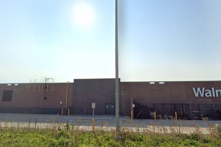 Walmart Supercenter - 1050 N Rohlwing Rd (Boost Mobile)