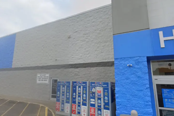 Walmart Supercenter - 1100 US-96 (Boost Mobile)