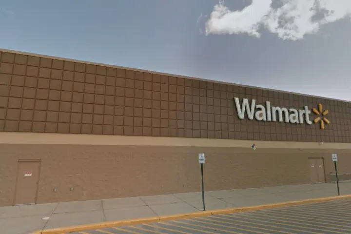 Walmart Supercenter - 1180 M-32 (Boost Mobile)