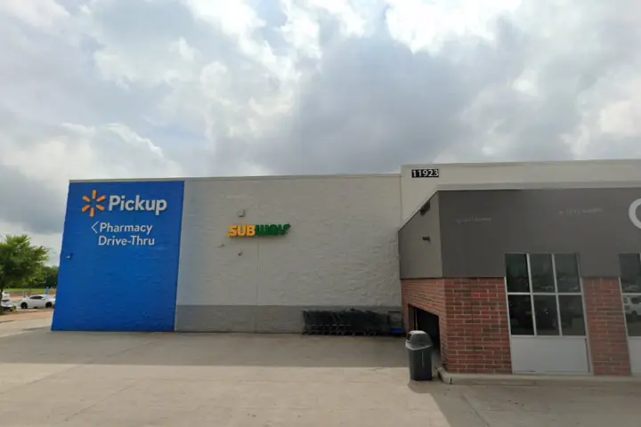 Walmart Supercenter - 11923 US-290 (Boost Mobile)