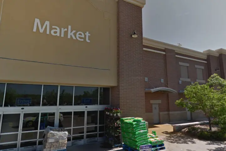 Walmart Supercenter - 1250 E Magnolia St (Boost Mobile)