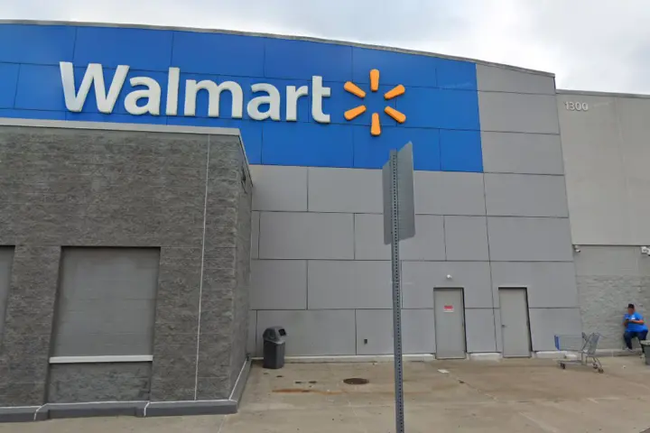 Walmart Supercenter - 1300 Doral Dr (Boost Mobile)