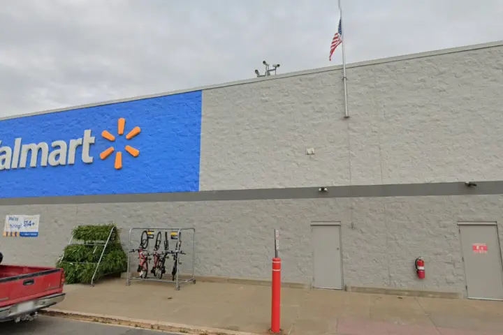Walmart Supercenter - 1301 US-24 (Boost Mobile)