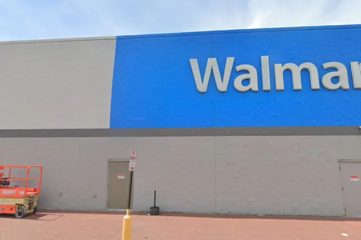 Walmart Supercenter - 1315 MN-25 (Boost Mobile)