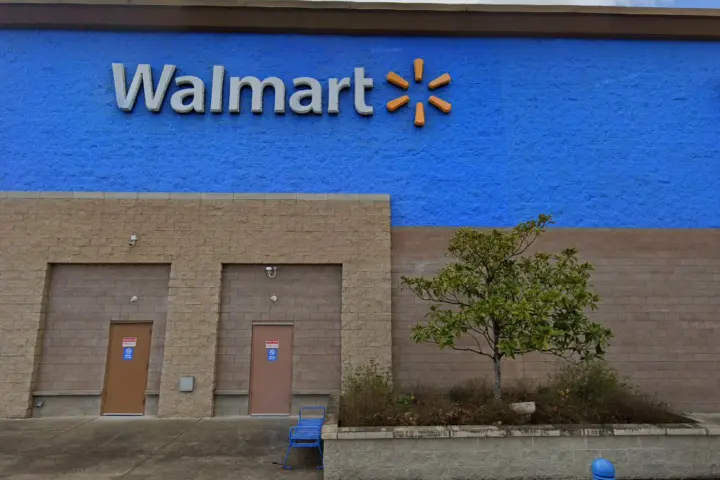 Walmart Supercenter - 1330 Goldfish Farm Rd SE (Boost Mobile)