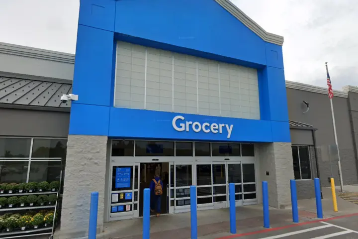 Walmart Supercenter - 13858 NY-31 (Boost Mobile)
