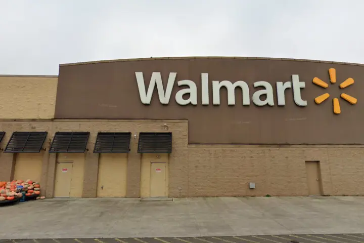 Walmart Supercenter - 14505 NE Fourth Plain Blvd (Boost Mobile)