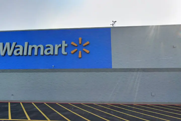 Walmart Supercenter - 14800 Fort Campbell Blvd (Boost Mobile)