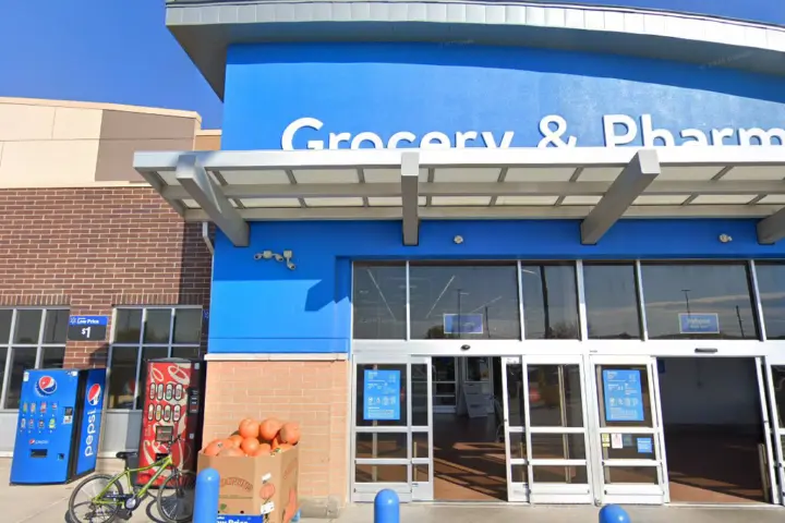 Walmart Supercenter - 1515 SE Marshall St (Boost Mobile)