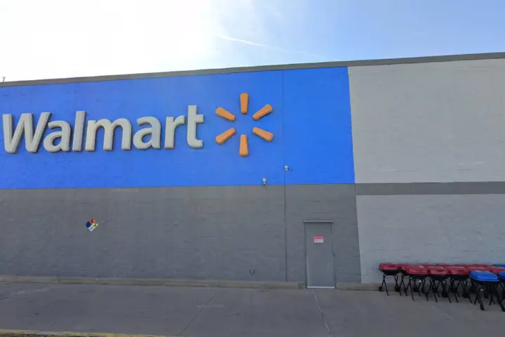 Walmart Supercenter - 1521 I-35 (Boost Mobile)