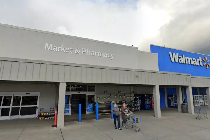 Walmart Supercenter - 1605 SE Everett Mall Way (Boost Mobile)