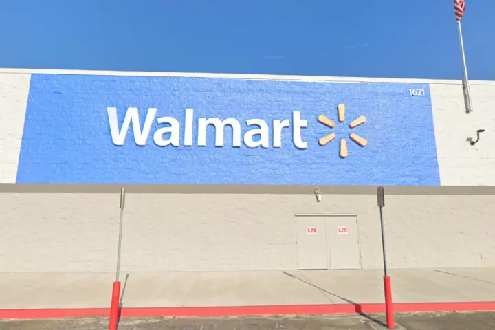 Walmart Supercenter - 1621 MS-15 (Boost Mobile)