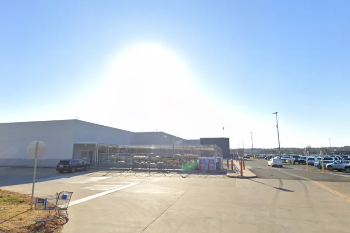 Walmart Supercenter - 1645 E Bert Kouns Industrial Loop (Boost Mobile)