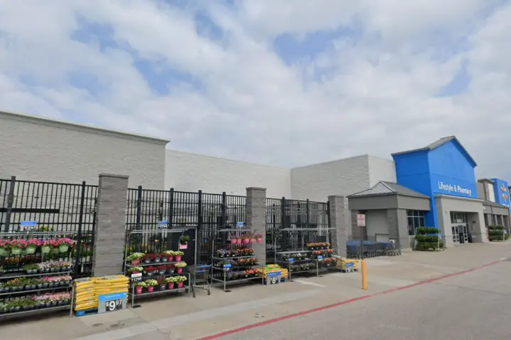 Walmart Supercenter - 1725 E Santa Fe St (Boost Mobile)