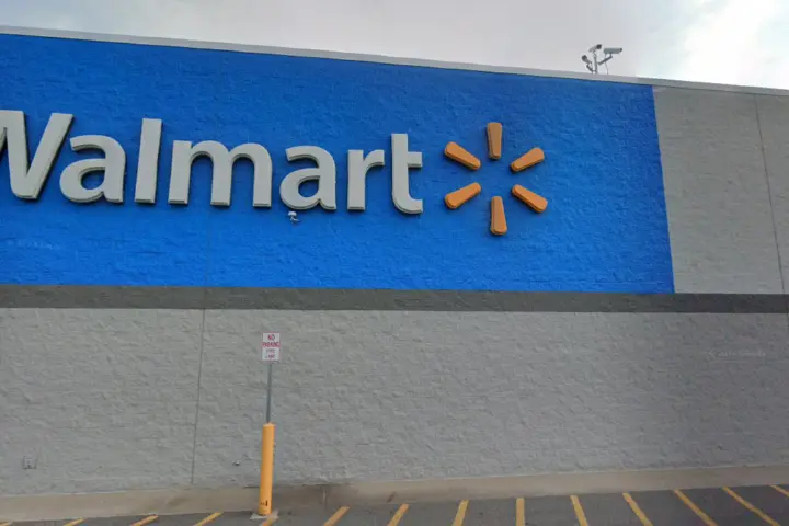 Walmart Supercenter - 1755 US-59 (Boost Mobile)