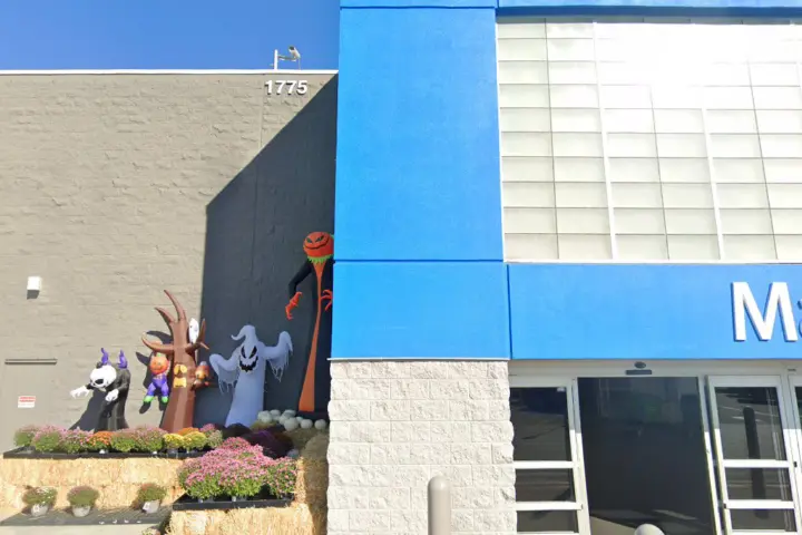 Walmart Supercenter - 1775 E Idaho Ave (Boost Mobile)